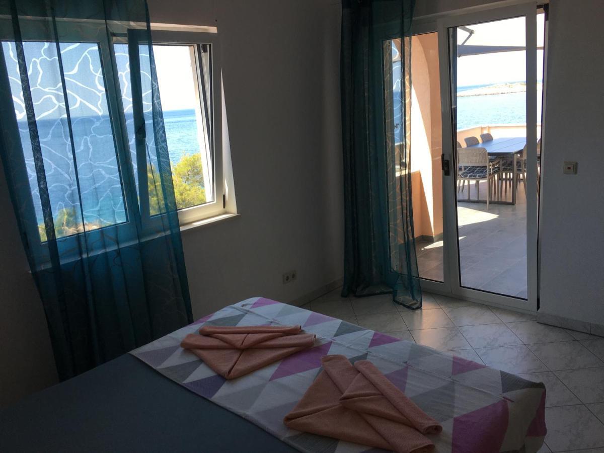 Direkt Am Meer-Apartments Puntaplanka Rogoznica  Exterior photo