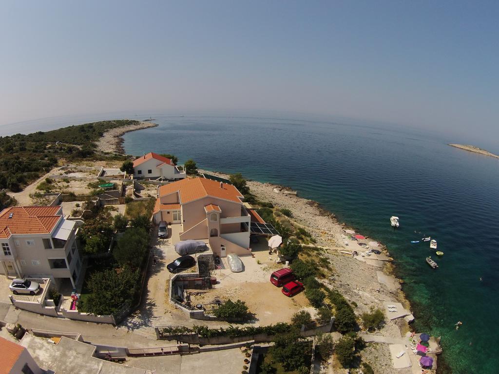Direkt Am Meer-Apartments Puntaplanka Rogoznica  Exterior photo