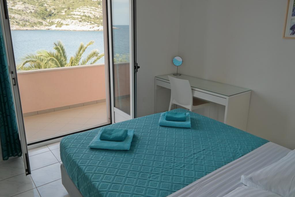 Direkt Am Meer-Apartments Puntaplanka Rogoznica  Exterior photo
