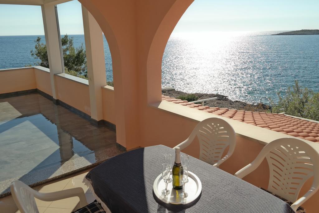 Direkt Am Meer-Apartments Puntaplanka Rogoznica  Exterior photo