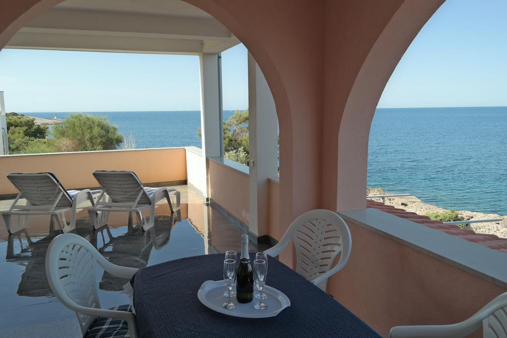 Direkt Am Meer-Apartments Puntaplanka Rogoznica  Room photo