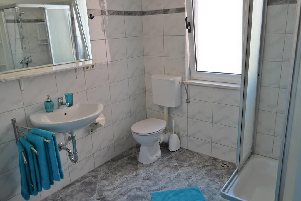Direkt Am Meer-Apartments Puntaplanka Rogoznica  Exterior photo