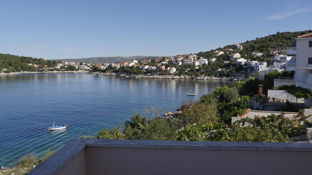 Direkt Am Meer-Apartments Puntaplanka Rogoznica  Exterior photo